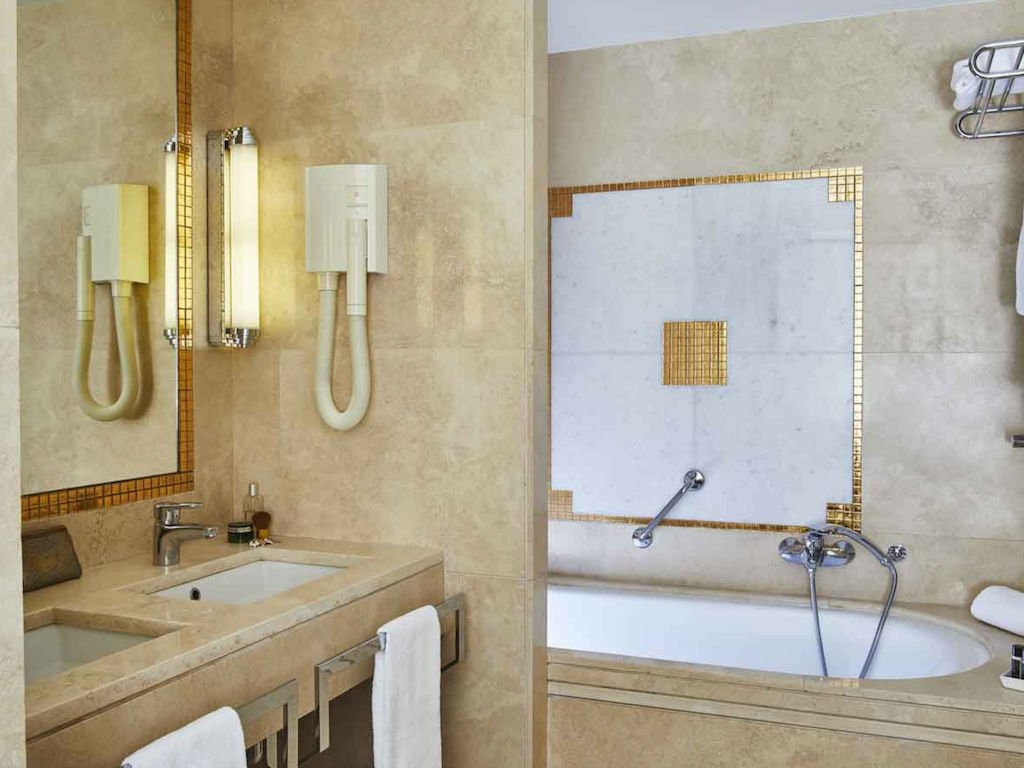 Foto 17 FH55 Grand Hotel Palatino Roma - Rione Monti, 16