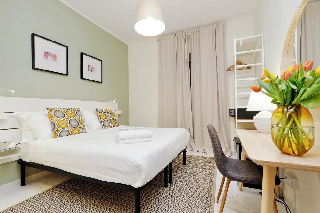 Foto 6 Casa Santa Sofia Hotel Roma - Rione Monti, 05