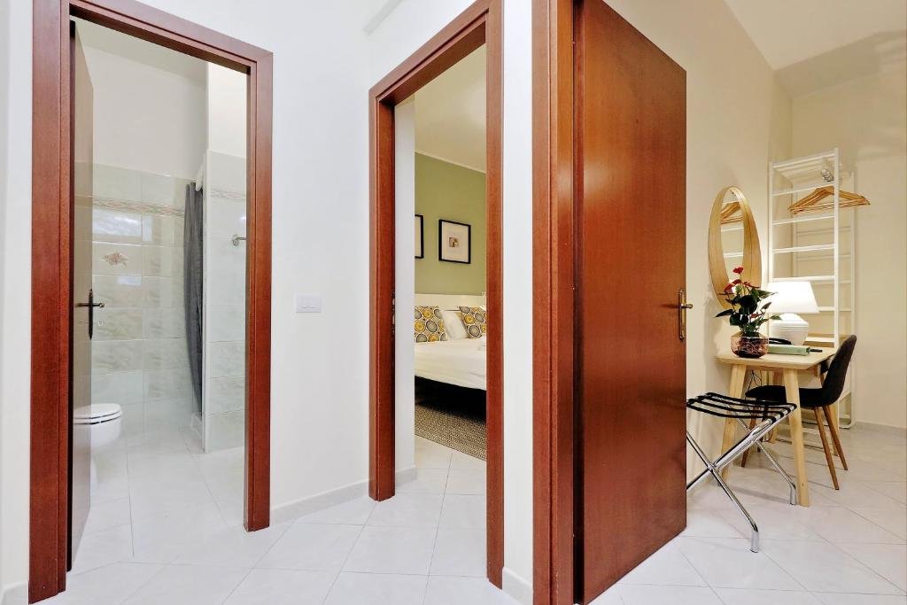 Foto 7 Casa Santa Sofia Hotel Roma - Rione Monti, 06