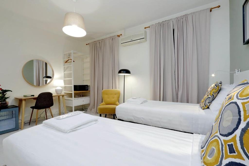 Foto 14 Casa Santa Sofia Hotel Roma - Rione Monti, 13