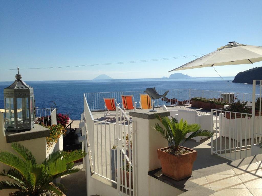 Foto 12 A'Alera Room & Breakfast Isola di Salina, 11