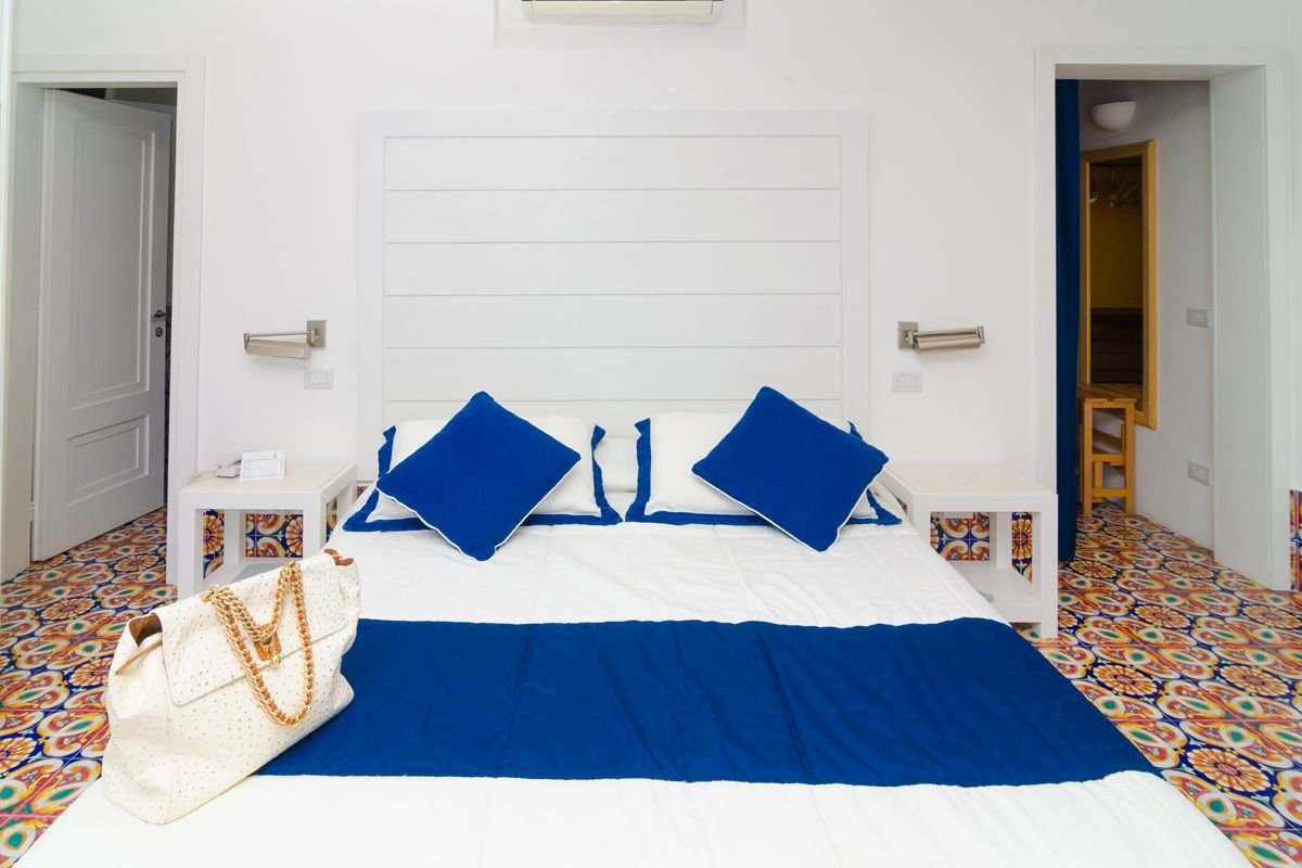 Foto 6 Hotel Casa Celestino Sant'Angelo - Serrara Fontana, 05