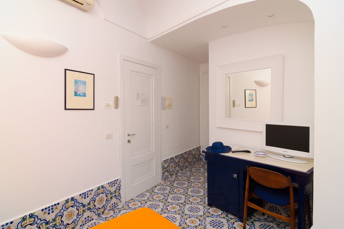 Foto 12 Hotel Casa Celestino Sant'Angelo - Serrara Fontana, 11