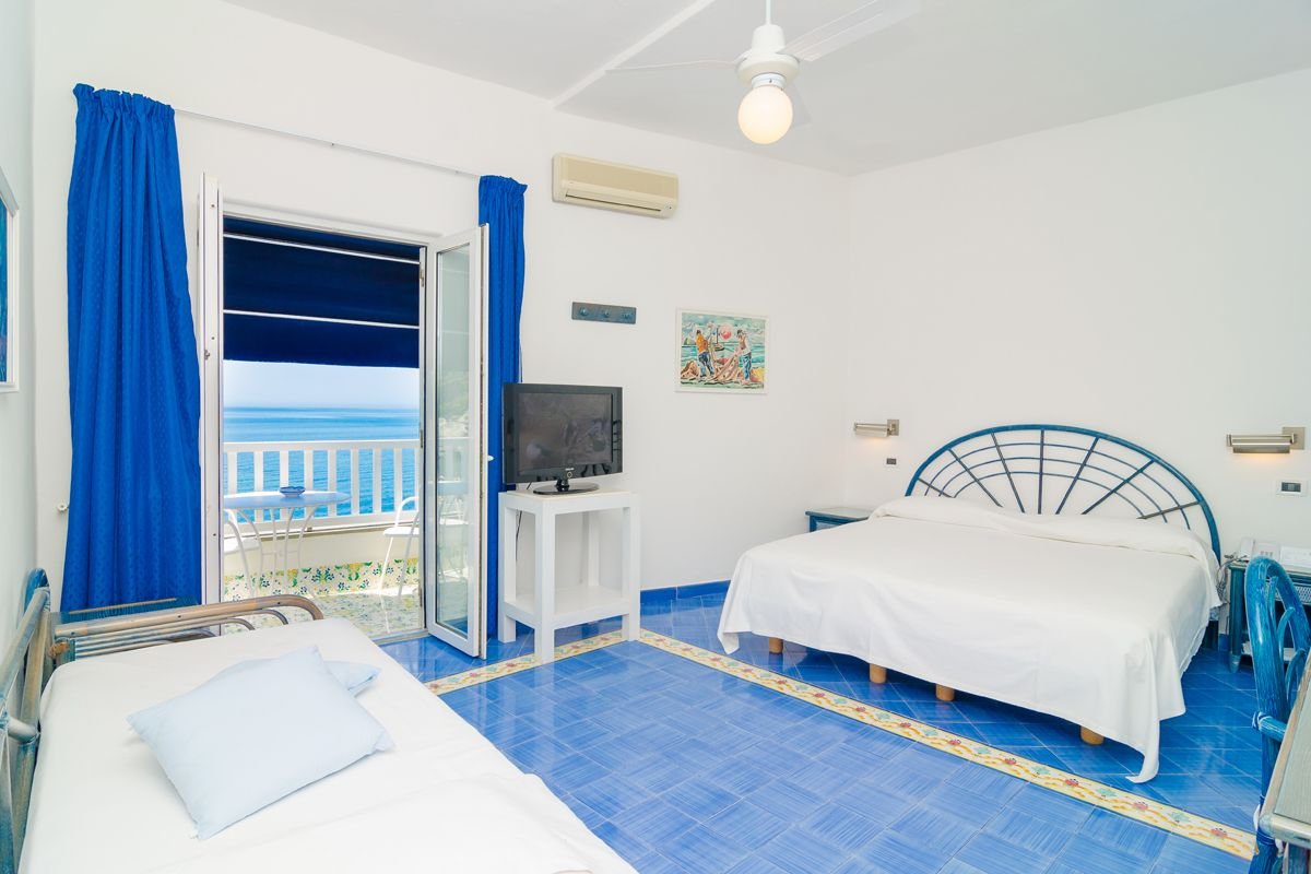 Foto 18 Hotel Casa Celestino Sant'Angelo - Serrara Fontana, 17