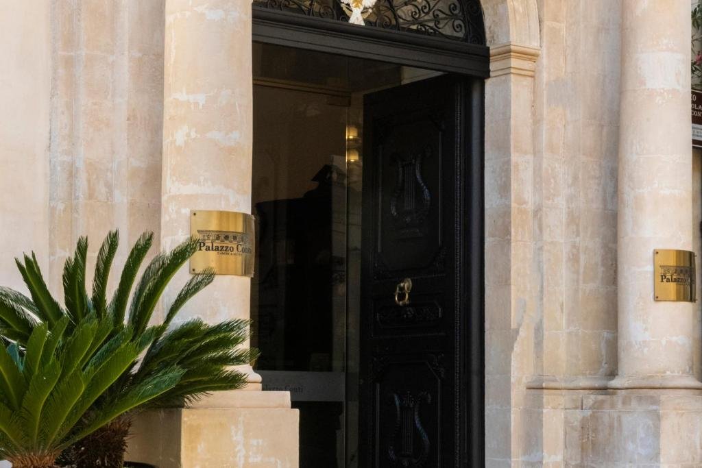 Foto 2 Palazzo Conti Camere & Suites Scicli, 01