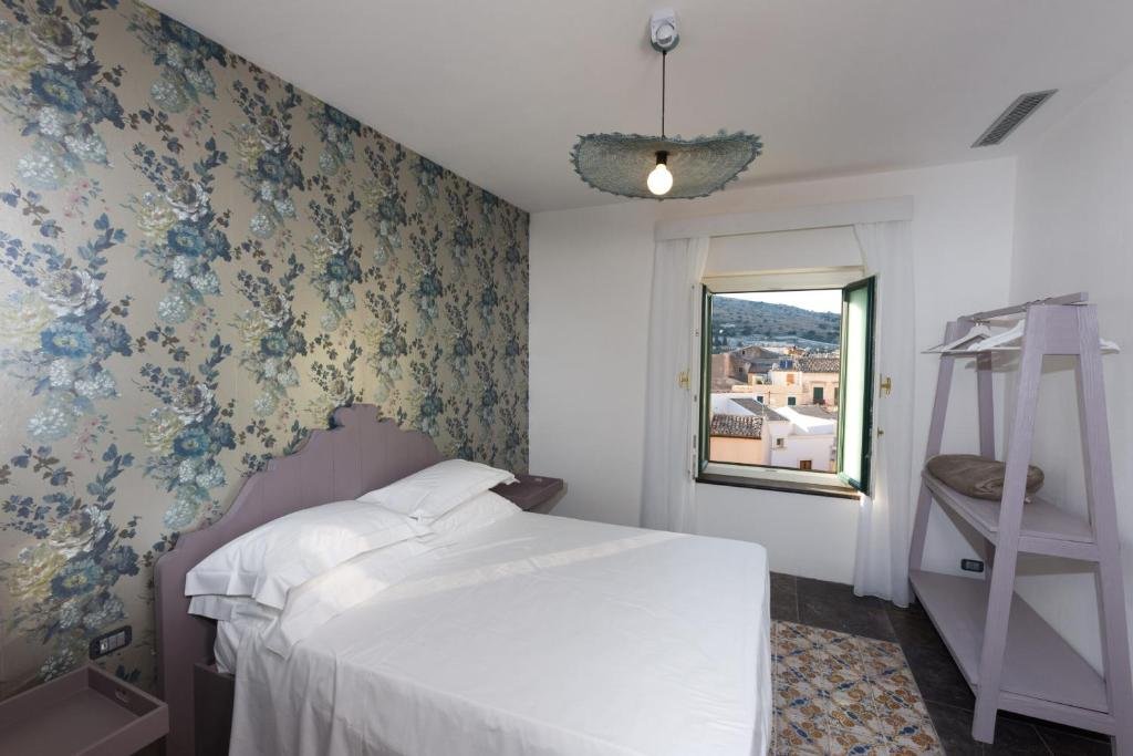 Foto 9 Palazzo Conti Camere & Suites Scicli, 08