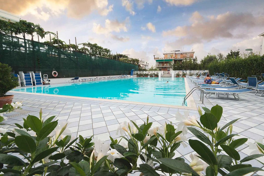 Foto 3 Grand Hotel Flora Sorrento, 02