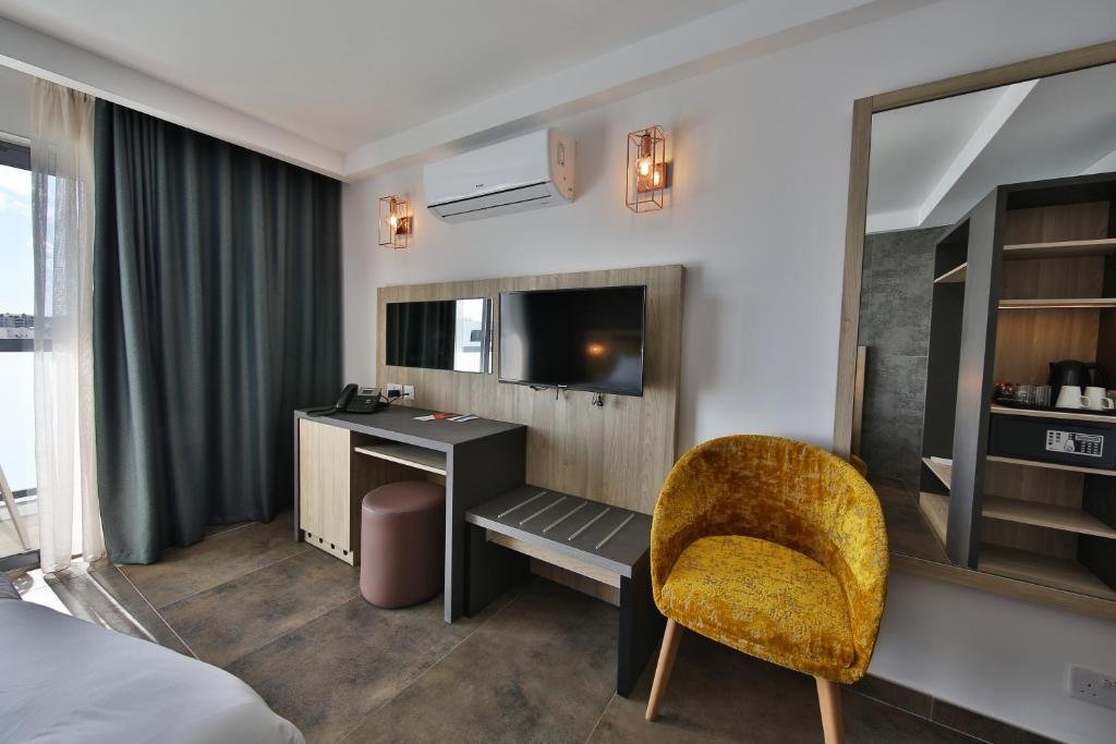 Foto 13 Ivy Hotel St. Julian's, 12