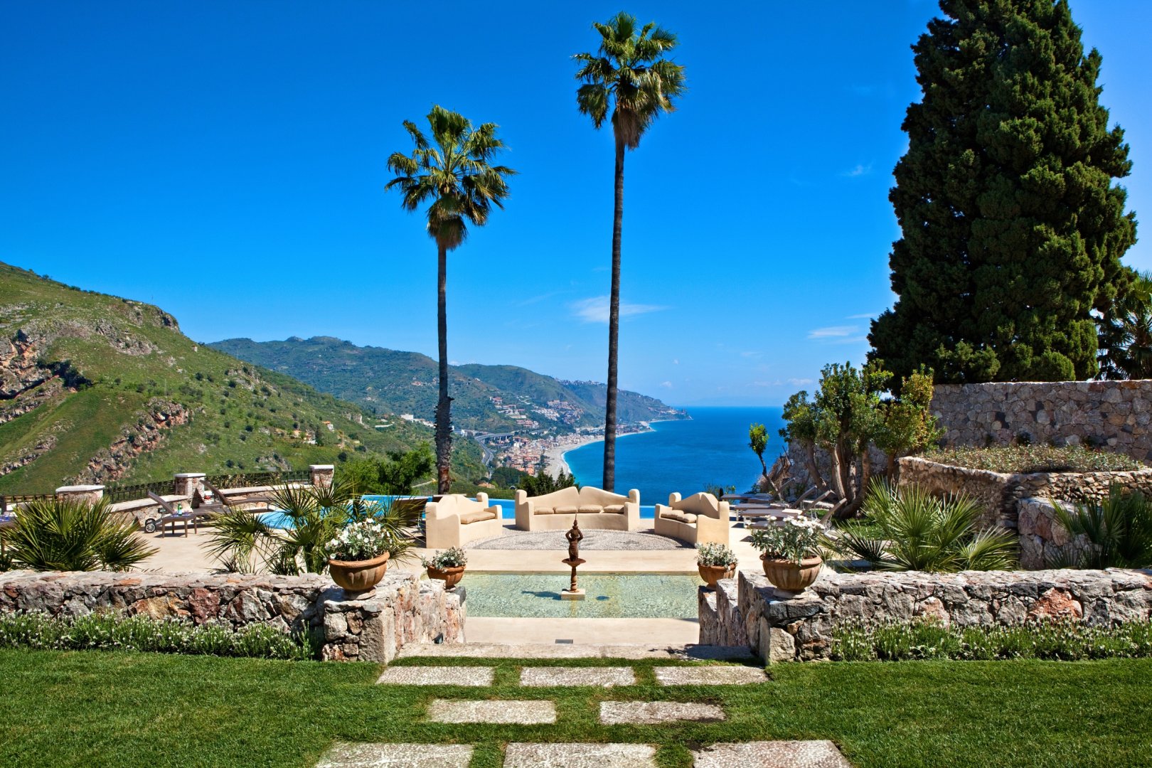 Foto 2 The Ashbee Hotel Taormina, 01