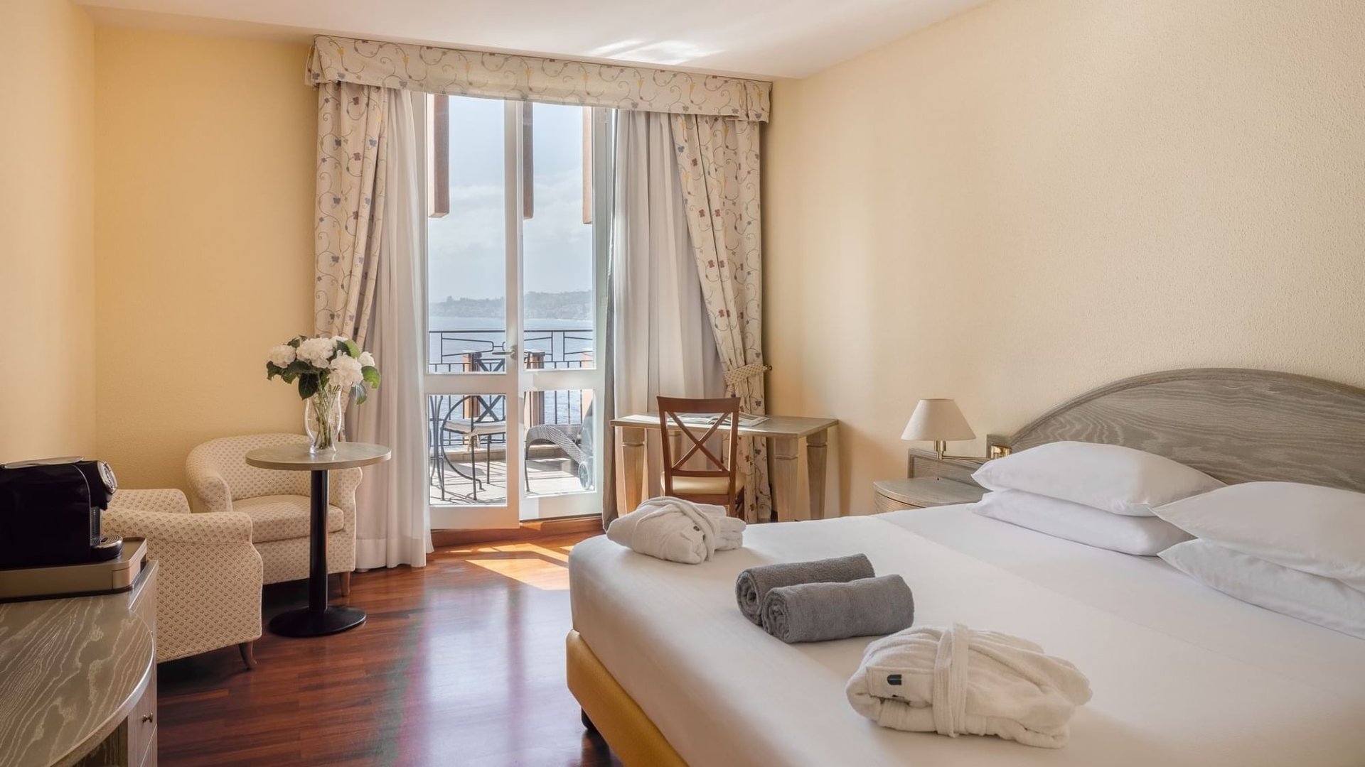 Foto 3 UNAHOTELS Capotaormina Taormina, 02