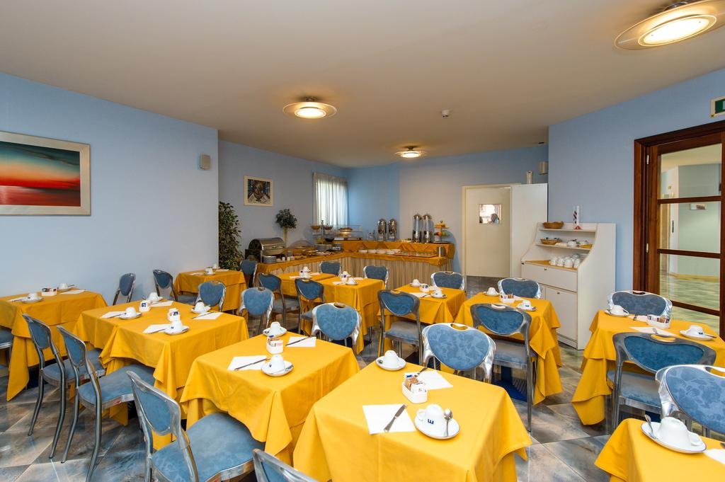 Foto 9 Hotel Michelangelo Palace Terni, 08