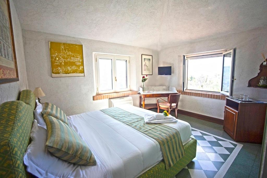 Foto 5 Borgo Riccio Dimora Storica Italiana Torchiara, 04