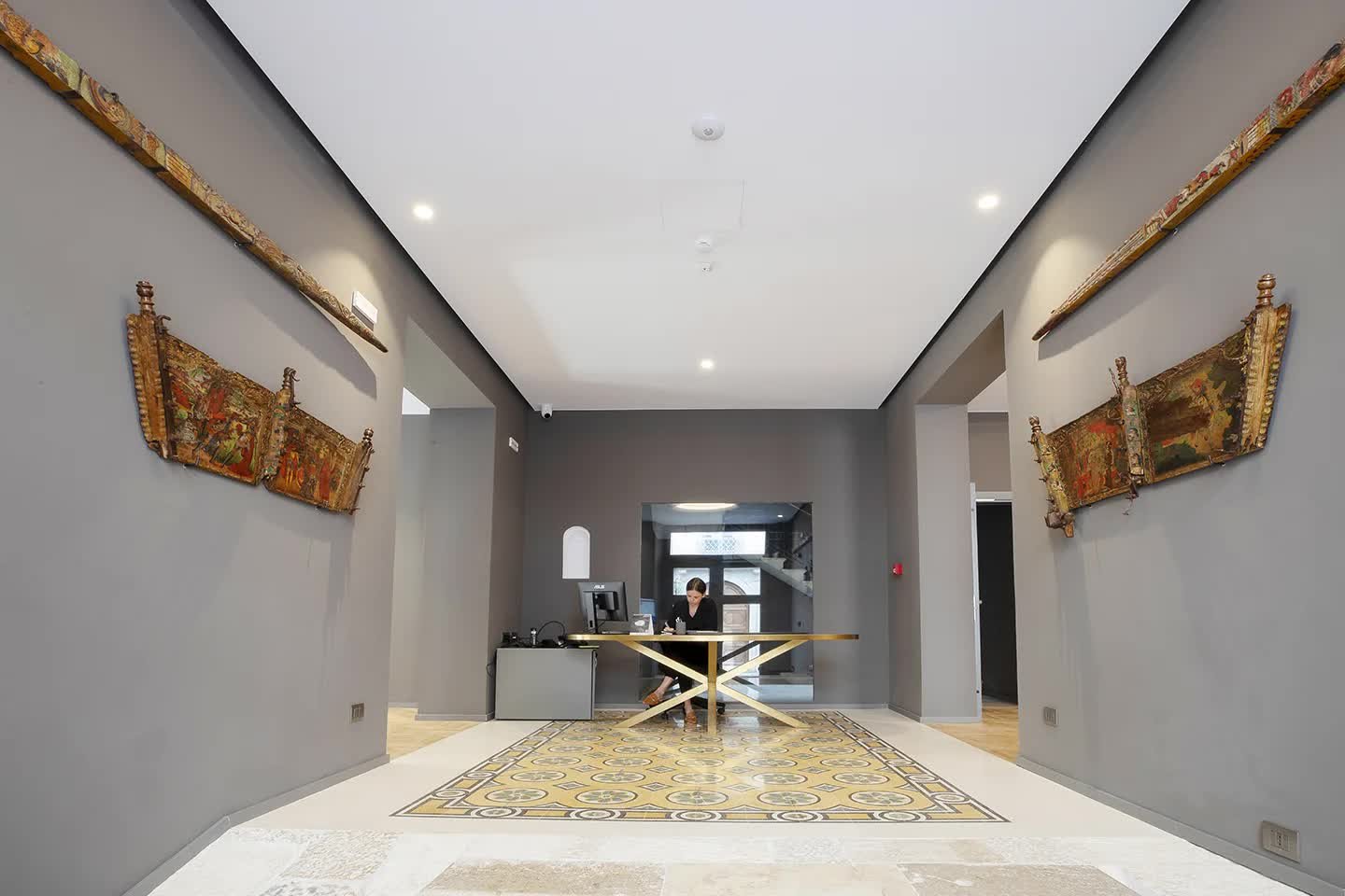 Foto 2 Re Sale Hotel Trapani, 01