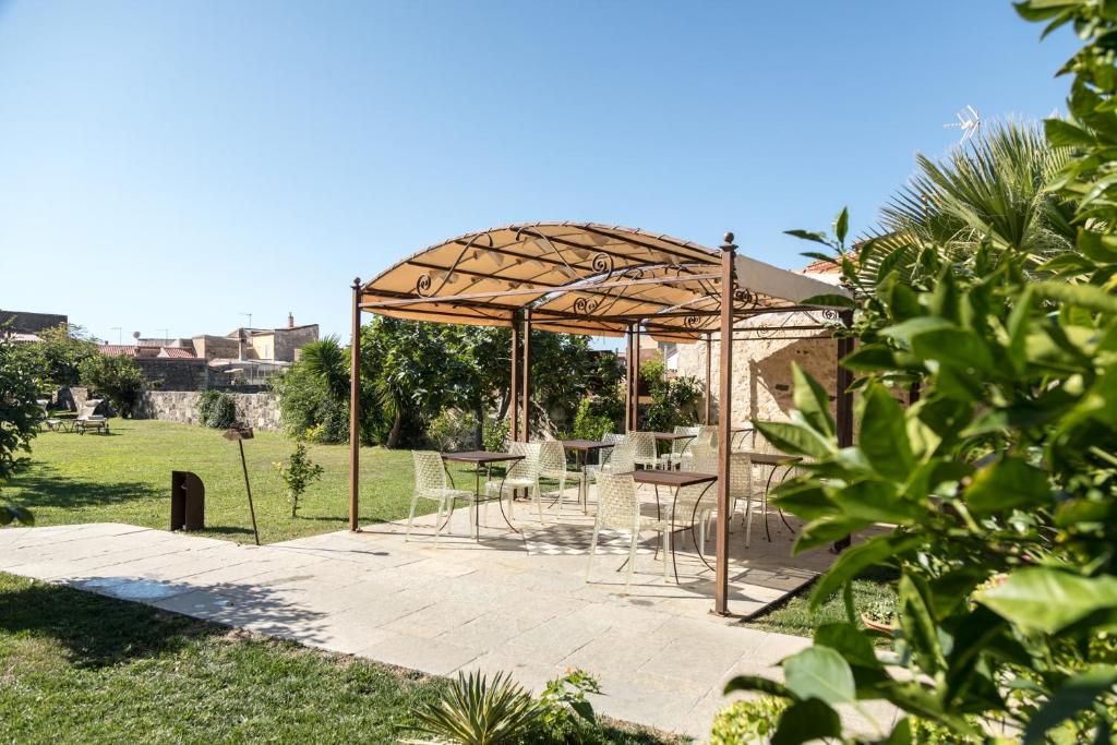 Oristano, 11