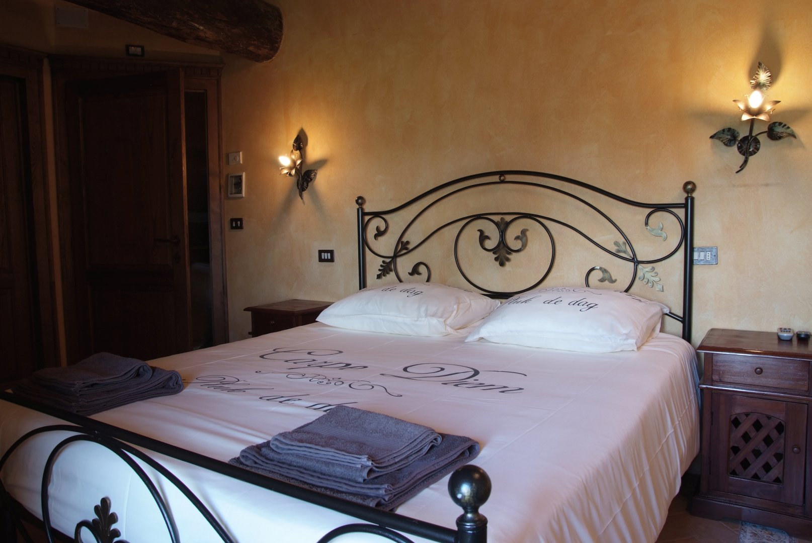 Foto 4 Castello di Giomici Valfabbrica, 03