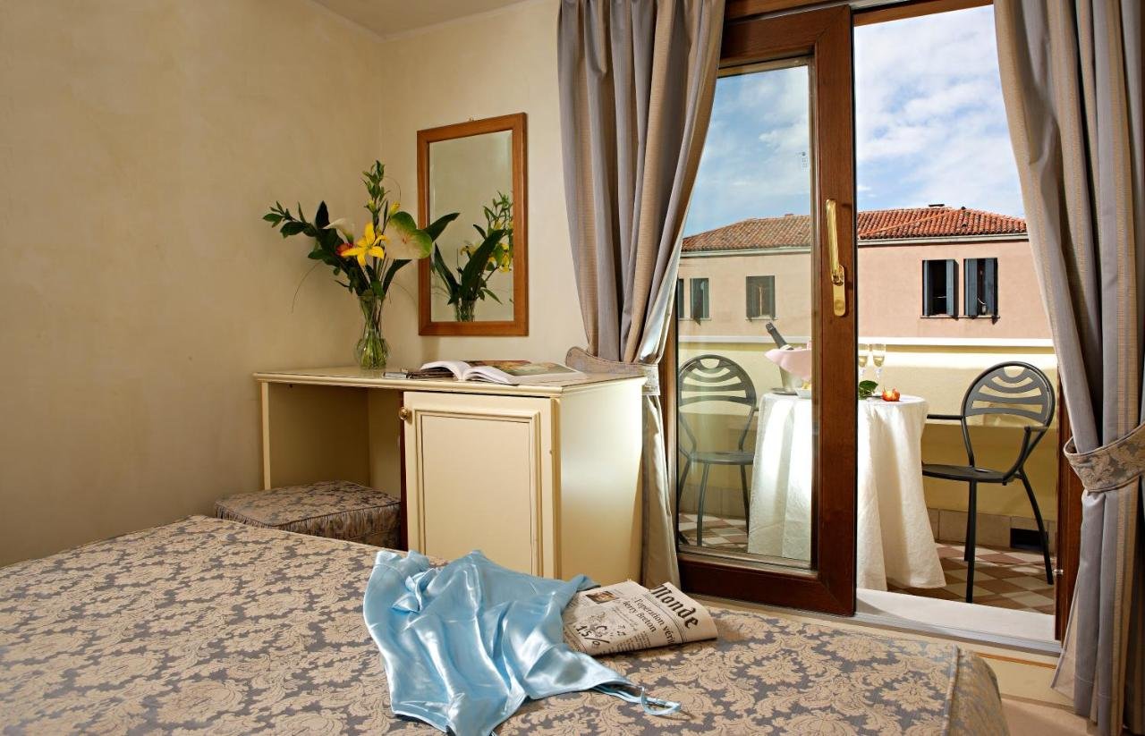 Foto 12 Hotel Carlton Capri Venezia Santa Croce, 11