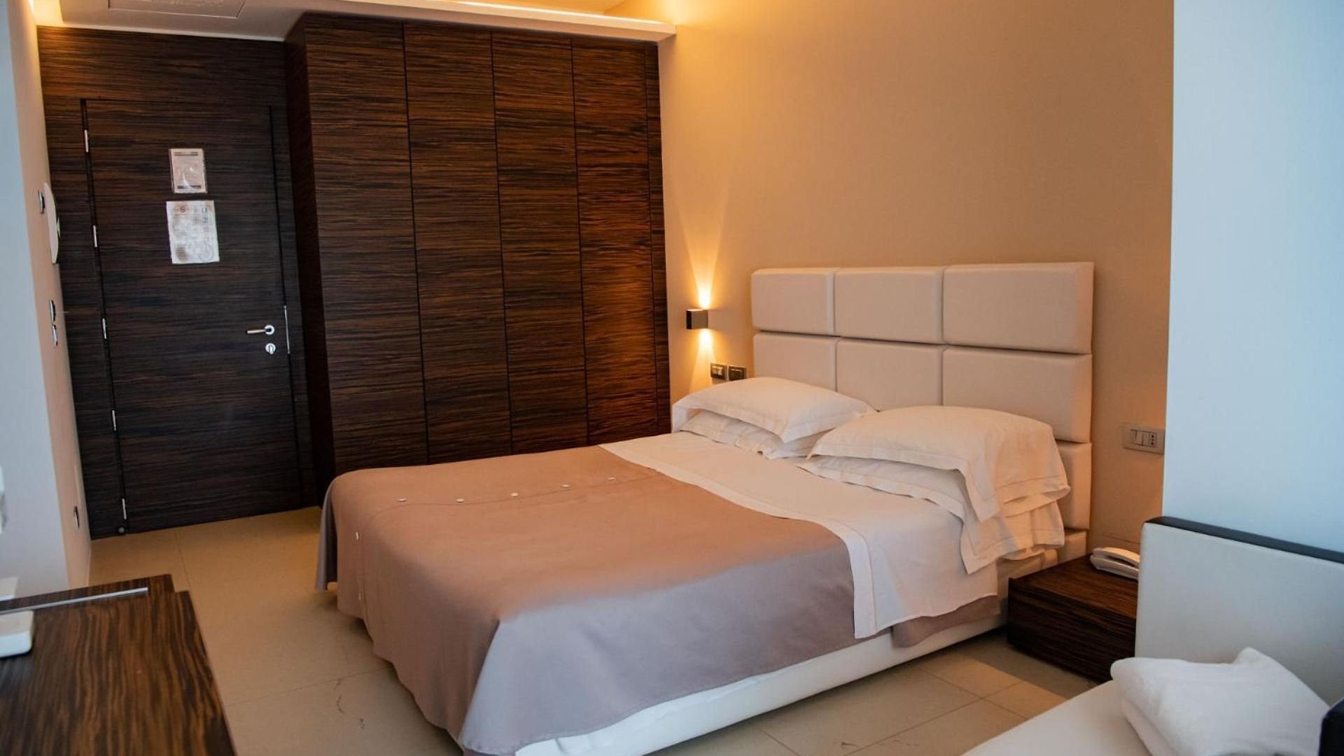 Foto 4 White Hotel & Resort Vieste, 03