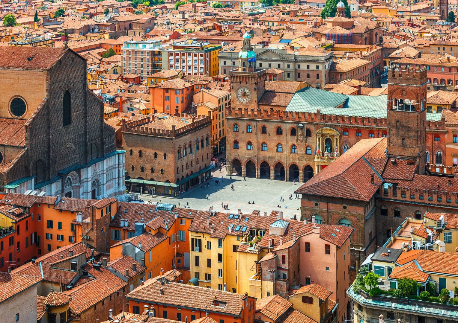 Foto 4 Un viaggio paradisiaco tra tortellini, torri e dolci colline