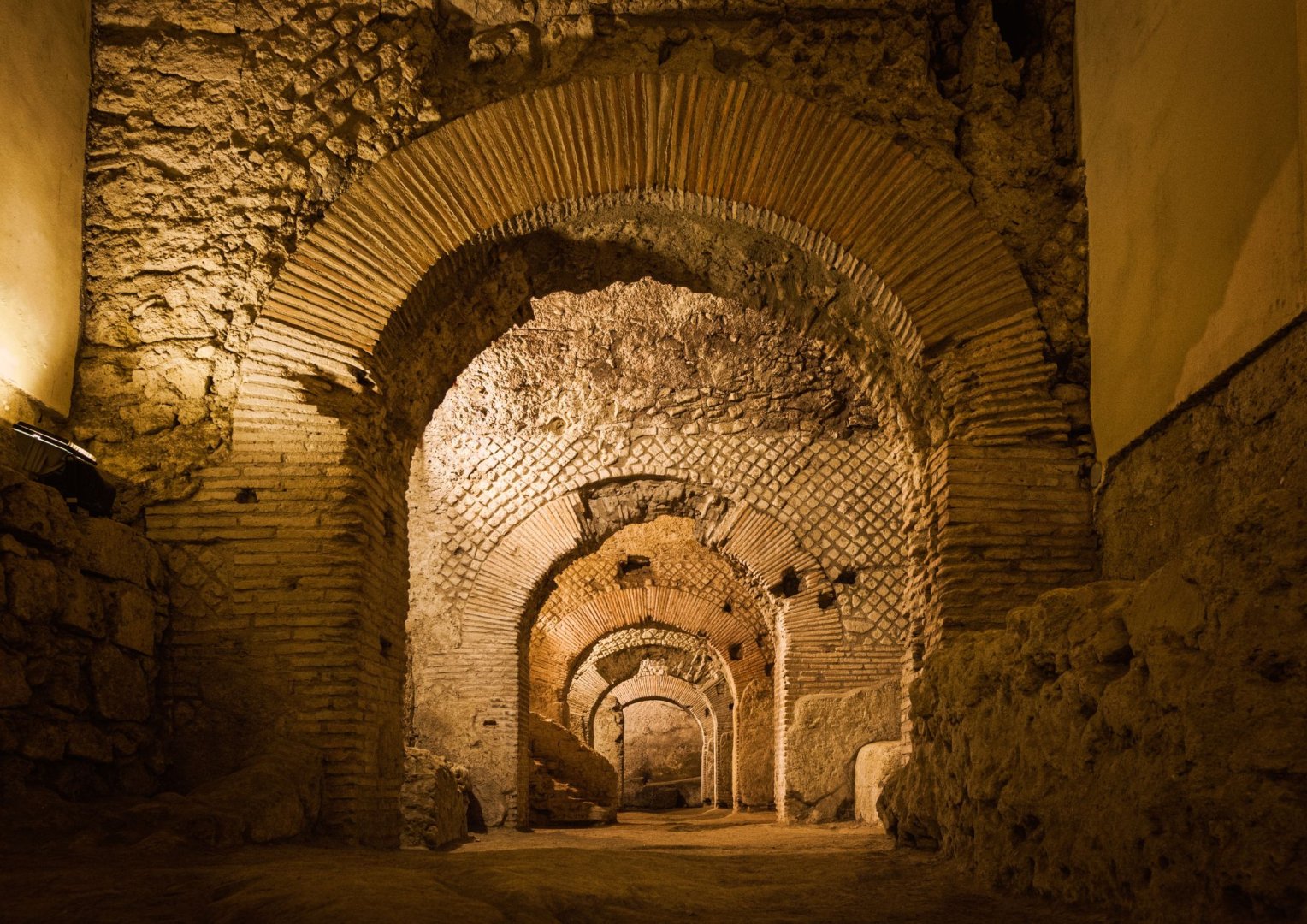Foto 17 Tra storia, esoterismo, pizze e Lacryma Christi