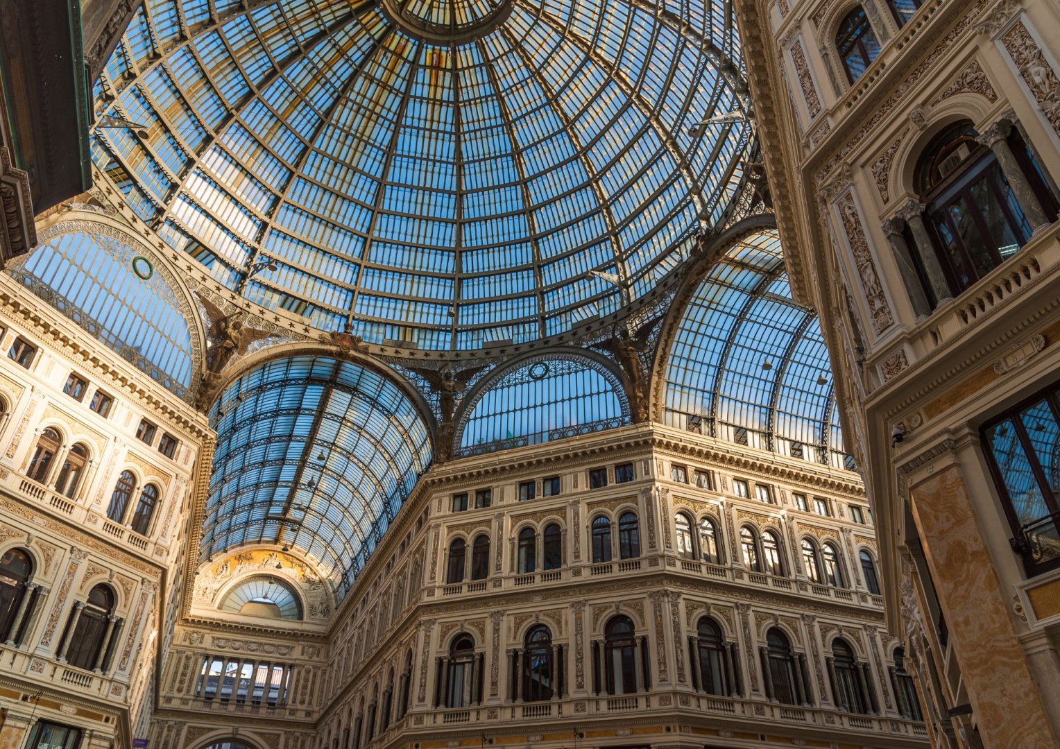 Foto 7 Tra storia, esoterismo, pizze e Lacryma Christi