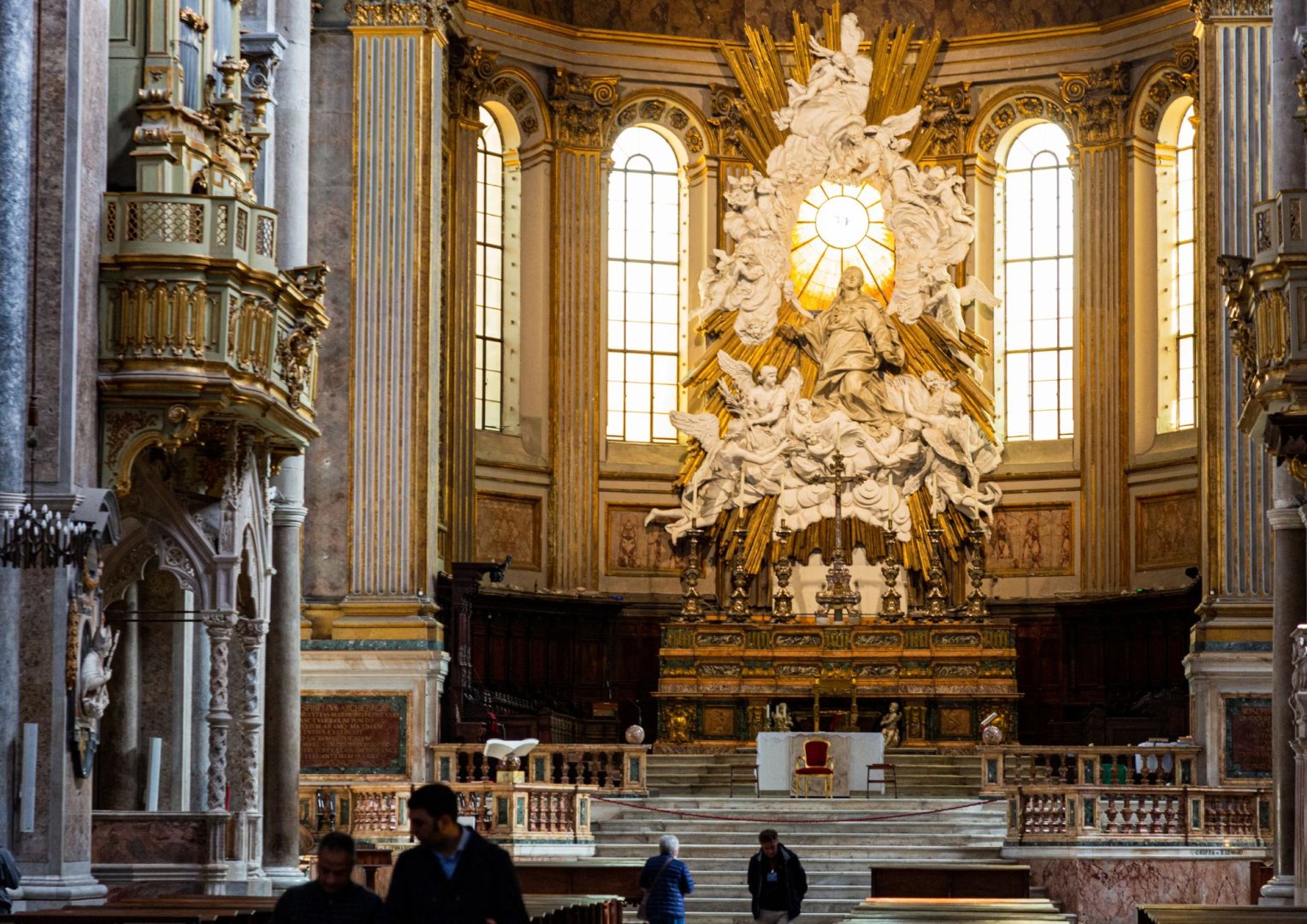 Foto 8 Tra storia, esoterismo, pizze e Lacryma Christi