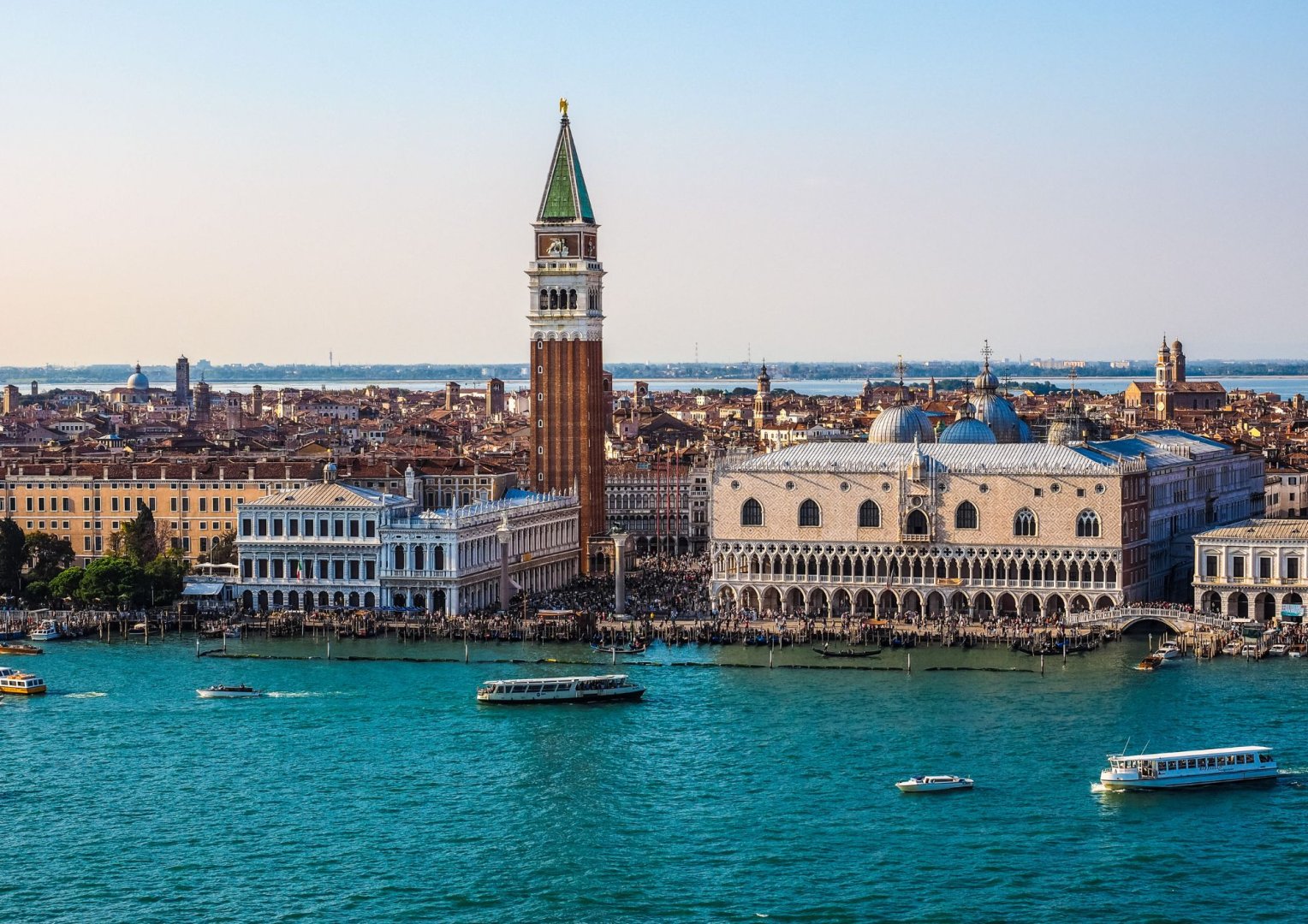 Foto 12 Venezia Svelata 4 stelle: gemme nascoste, tradizioni artigianali e canali da sogno